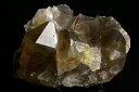ゴールドルチル水晶の世界的産地・ブラジルのバイア州産のクラスターです。 水晶はスモーキーが主体となりますが、結晶のダメージは非常に少なく、状態は申し分ありません。 16.5×11.8×8.4cm 1485g　