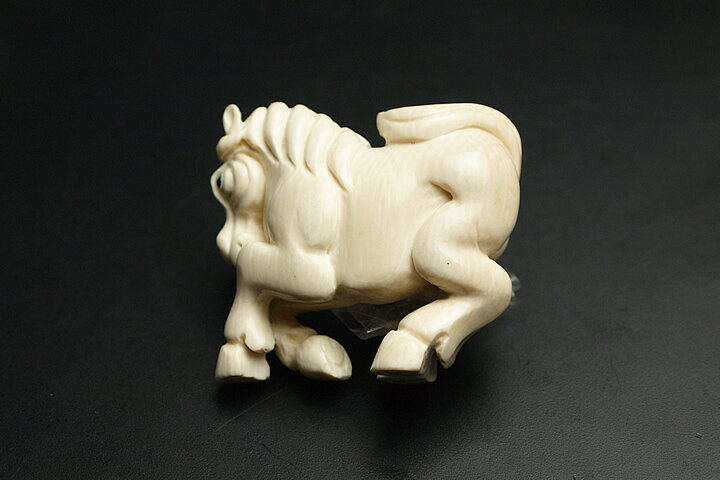 マンモス化石彫刻 干支 午