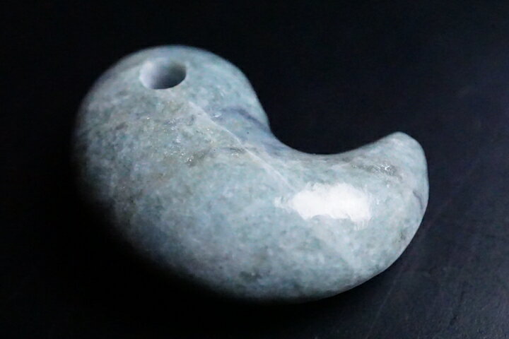 超レア品糸魚川翡翠勾玉(青緑)　原産地証明書付