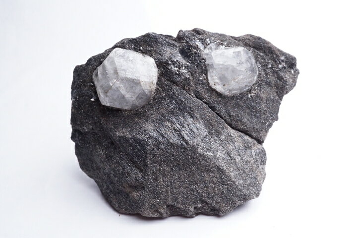 幻の名品　フェナカイト母岩付き原石　220.8g　ファイナルグレード ブラジル産