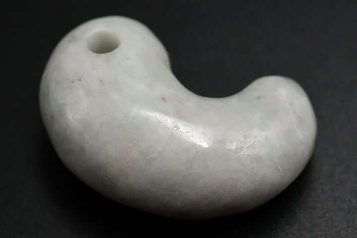 糸魚川翡翠古代勾玉　原産地証明書付