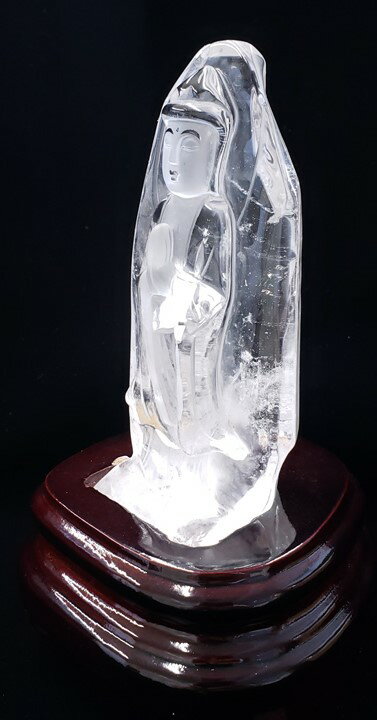 水晶　観音像彫刻品　ブラジル産