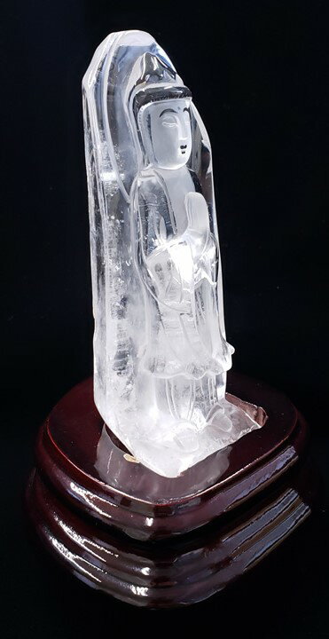 水晶　観音像彫刻品　ブラジル産