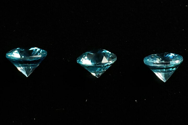 6mmブルージルコンルース ラウンドカット　カンボジア産