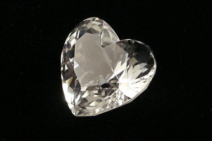 5.25ct特大サイズ　ダンビュライトハートシェイプルースファイナルグレード++++　メキシコ産