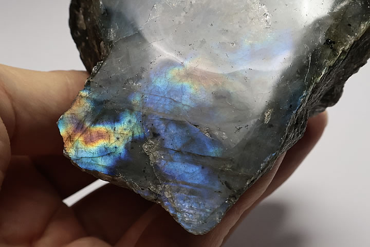 大きく美しいラブラドライト原石　マダガスカル産0.30kg