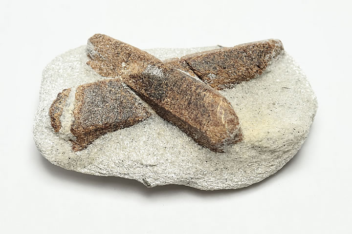 十字石 スタウロライト ロシア産