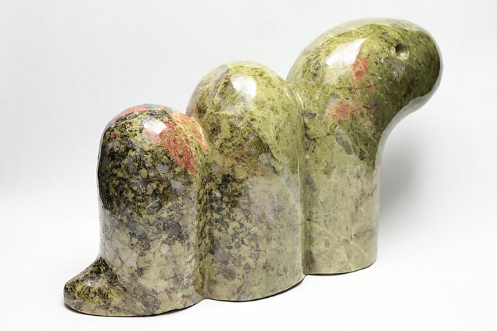 巳　置物　ユナカイト