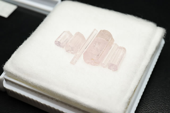 宝石質ピンクトルマリン結晶 6本セット アフガニスタン産