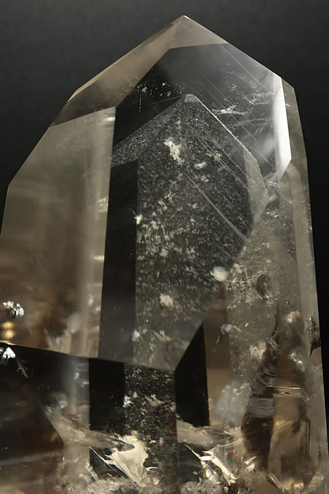 大きい天然スモーキーファントム水晶（天然茶水晶）　全面磨きポイント