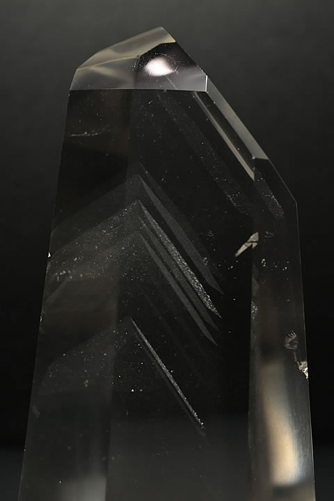 大きい天然スモーキーファントム水晶（天然茶水晶）　全面磨きポイント