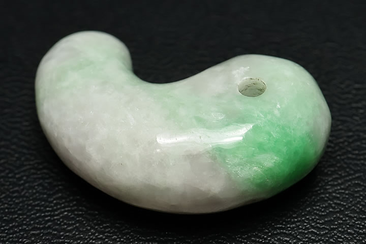 糸魚川翡翠古代勾玉(グリーン)　原産地証明書付