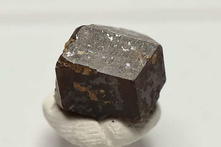 奈良県天川村産　レインボーガーネット単結晶