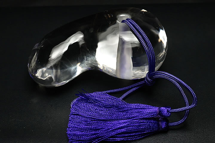 甲州水晶貴石細工 山梨県産 甲州乙女水晶勾玉 ファイナルグレード 組合証...