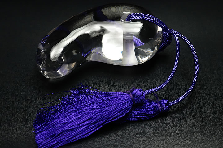 甲州水晶貴石細工 山梨県産 甲州乙女水晶勾玉 ファイナルグレード 組合証...