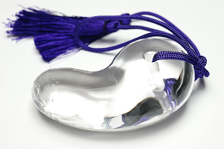 甲州水晶貴石細工 山梨県産 甲州乙女水晶勾玉 ファイナルグレード 組合証明書付き