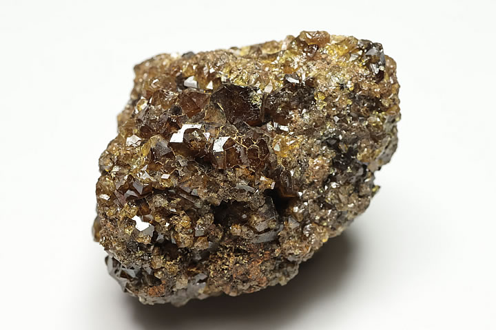 奈良県天川村産 灰鉄ザクロ石群晶