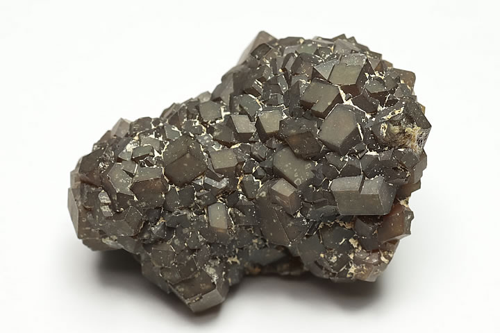 奈良県天川村産 灰鉄ザクロ石群晶