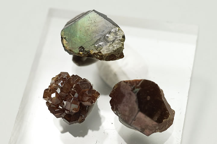 奈良県天川村産 レインボーガーネット単結晶 3個セット