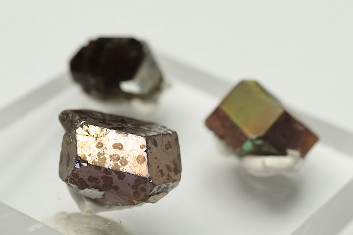 奈良県天川村産 レインボーガーネット単結晶 3個セット