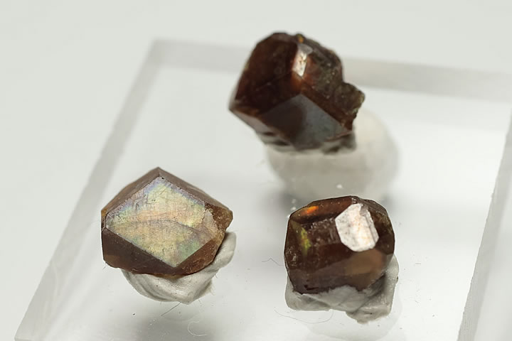 奈良県天川村産 レインボーガーネット単結晶 3個セット