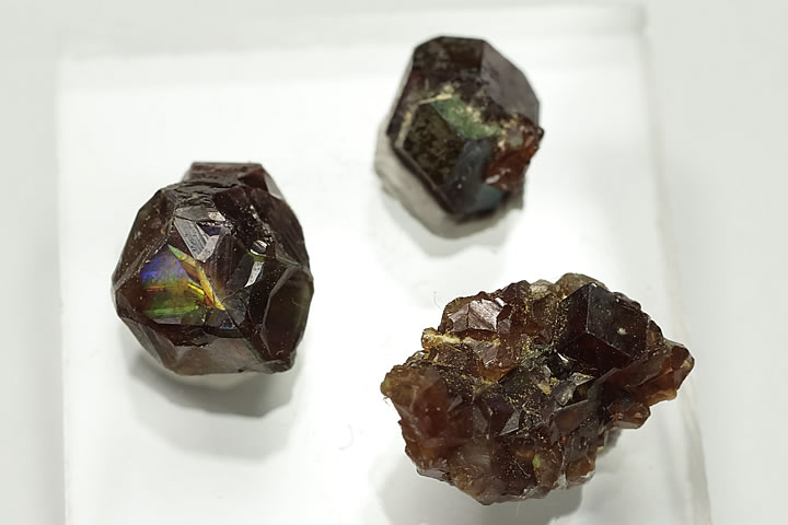 奈良県天川村産 レインボーガーネット単結晶 3個セット