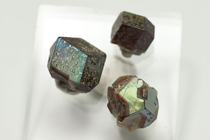 奈良県天川村産 レインボーガーネット単結晶 3個セット