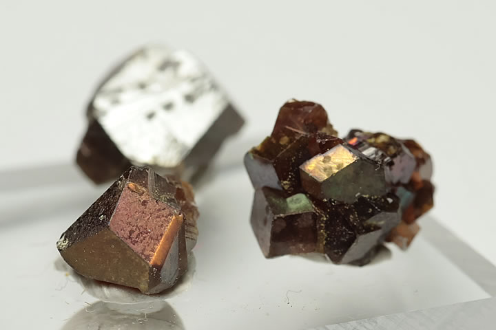 奈良県天川村産 レインボーガーネット単結晶 3個セット