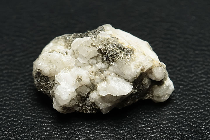 2.4g フェナカイトラフ原石 ロシア産