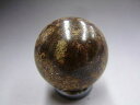 1999年にサハラ砂漠で発見された、普通コンドライトに分類される石質隕石です。 2mm以下の粒状の組織を持つのが特徴です。 NWA869 直径：34mm　　73g　
