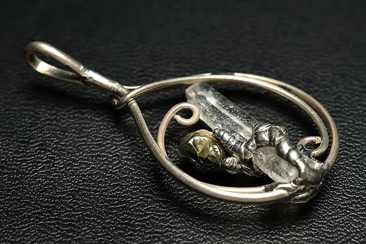 (横穴) 『P』 1粒売り アルファベット 彫刻 水晶 10mm ゴールド パワーストーン バラ売り 天然石 パワーストーン ばら売り ビーズ 穴あき 1玉売り 金色 アクセサリー パーツ ハンドメイド アクセサリーパーツ 材料 天然石ビーズ パワーストーンビーズ