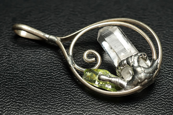 【クーポンで10%OFF】サファイア 勾玉 ミャンマー 9月 誕生石 天然石 鉱物 1点もの 現品撮影 MS-6