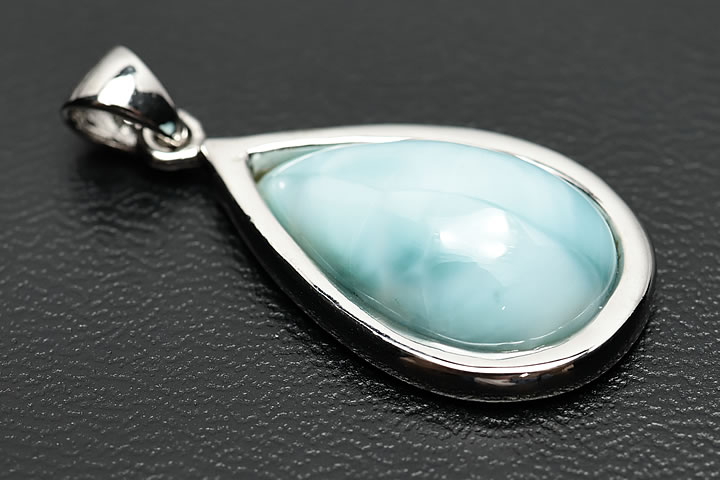 ラリマーペンダントトップ ハイグレード