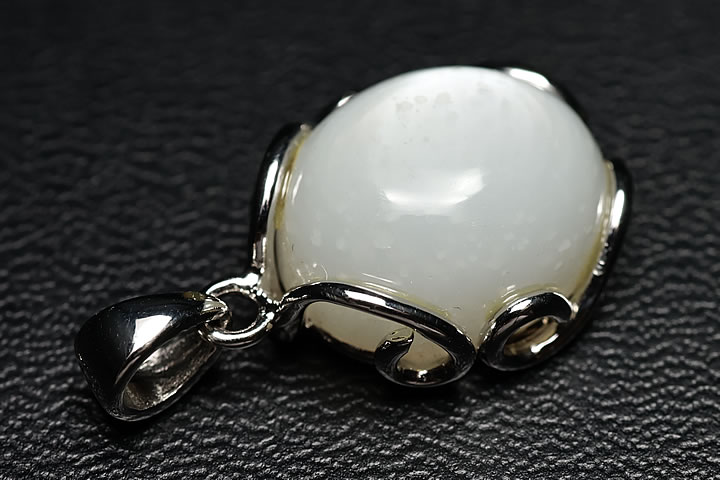 ホワイトムーンストーンペンダントトップ トップグレード