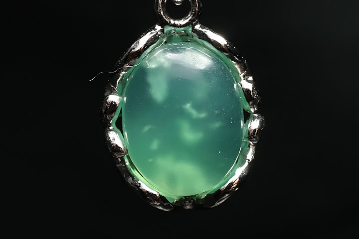 宝石質ジェムシリカペンダントトップ　ペルー産