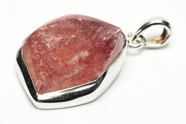 ロシア産ストロベリークォーツペンダントトップ