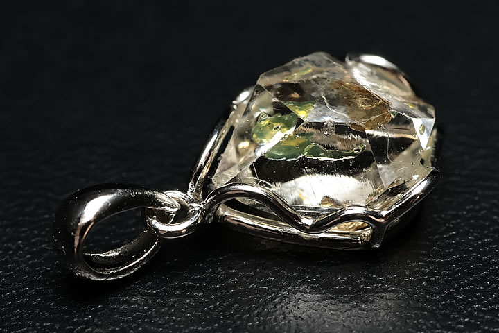 オイルクォーツペンダントトップ　プレミアムグレード　パキスタン産