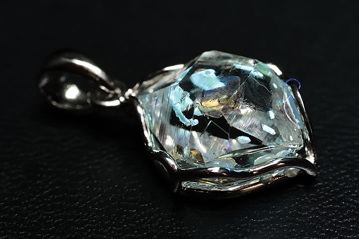 オイルクォーツペンダントトップ　プレミアムグレード　パキスタン産