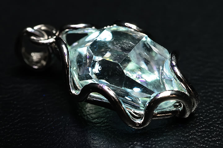 オイルクォーツペンダントトップ　プレミアムグレード　パキスタン産