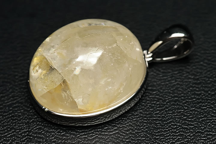 36.80ct特大サイズ フェナカイトペンダントトップ ブラジル産