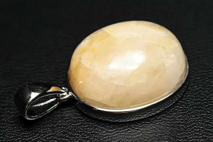 34.60ct特大サイズ フェナカイトペンダントトップ ブラジル産