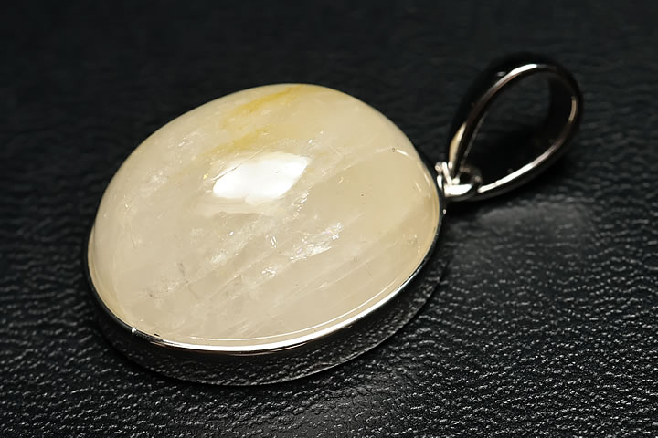 24.85ct特大サイズ フェナカイトペンダントトップ ブラジル産