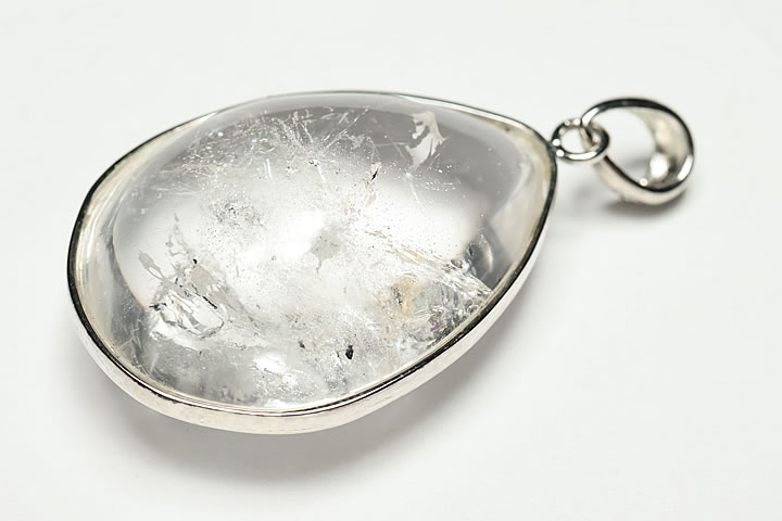 ガーネッシュヒマール産　水入り水晶ペンダントトップ