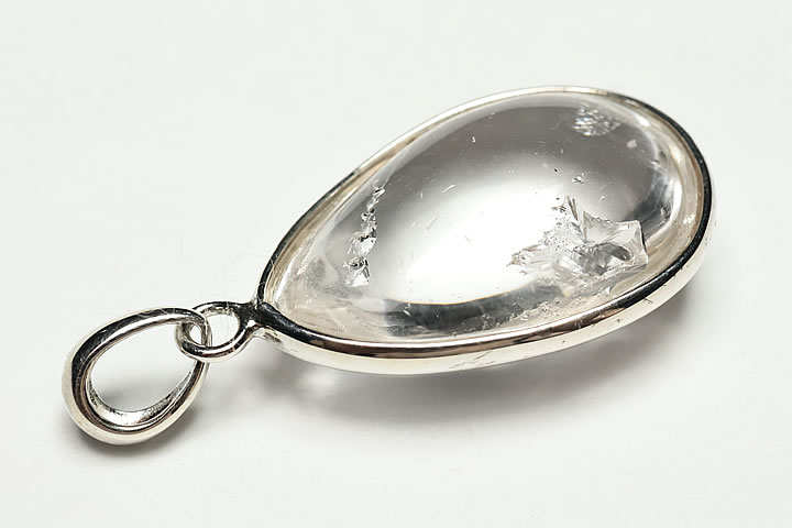 ガーネッシュヒマール産　水入り水晶ペンダントトップ