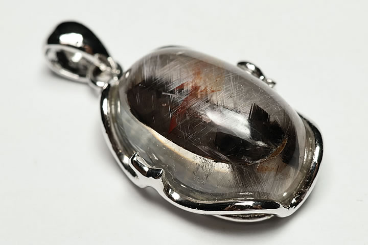 プラチナルチルペンダントトップ