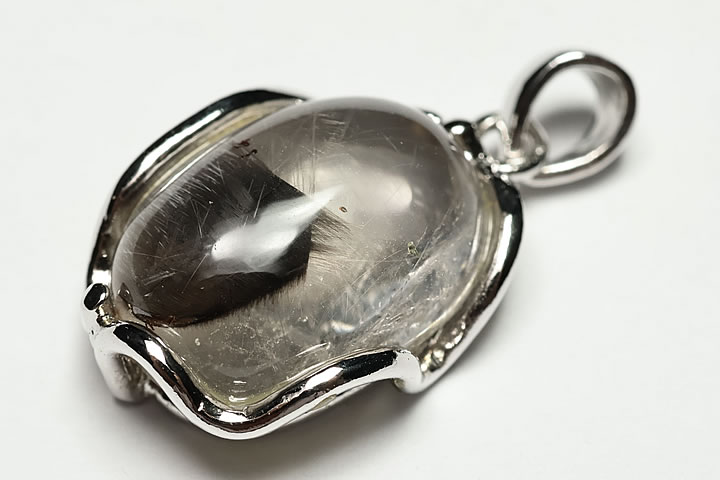 プラチナルチルペンダントトップ