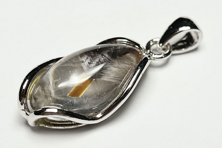 プラチナルチルペンダントトップ