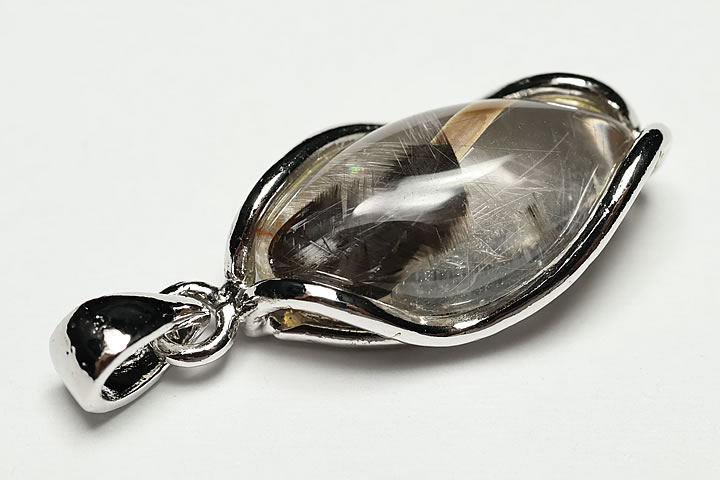 プラチナルチルペンダントトップ