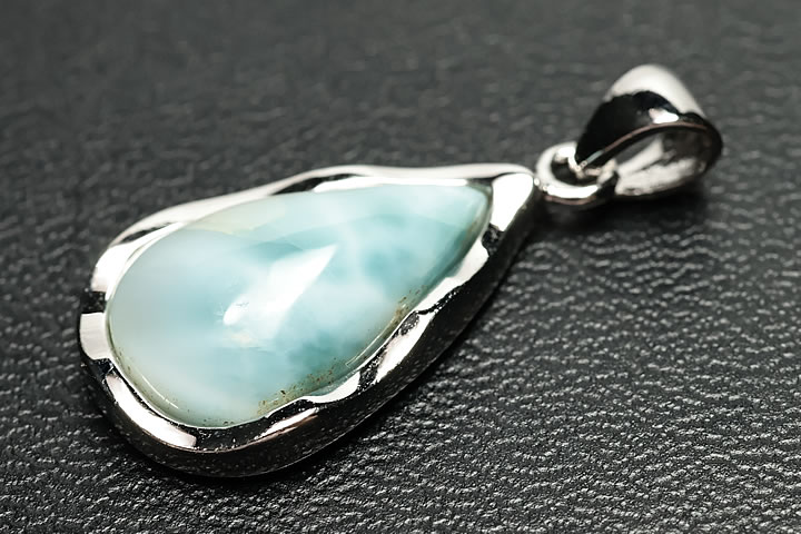 ラリマーペンダントトップ ハイグレード