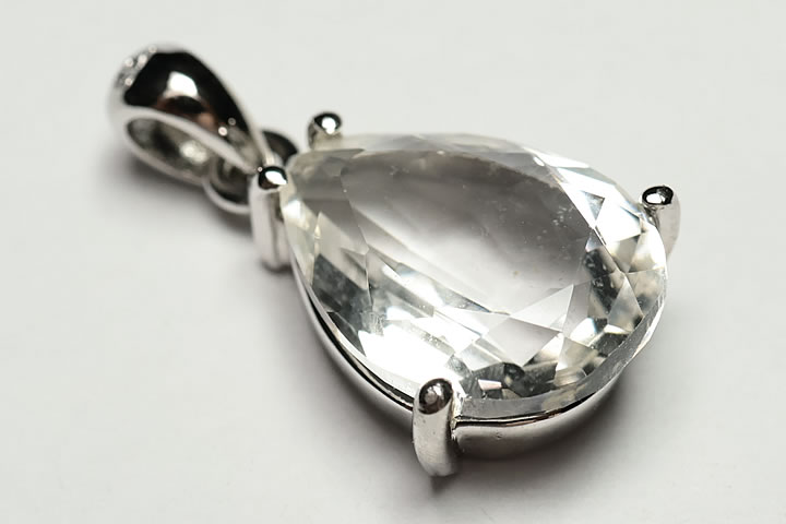 ロシアンレムリアンTMペンダントトップ　ロシア　ウラル産　ガイガーミネラル社正規品